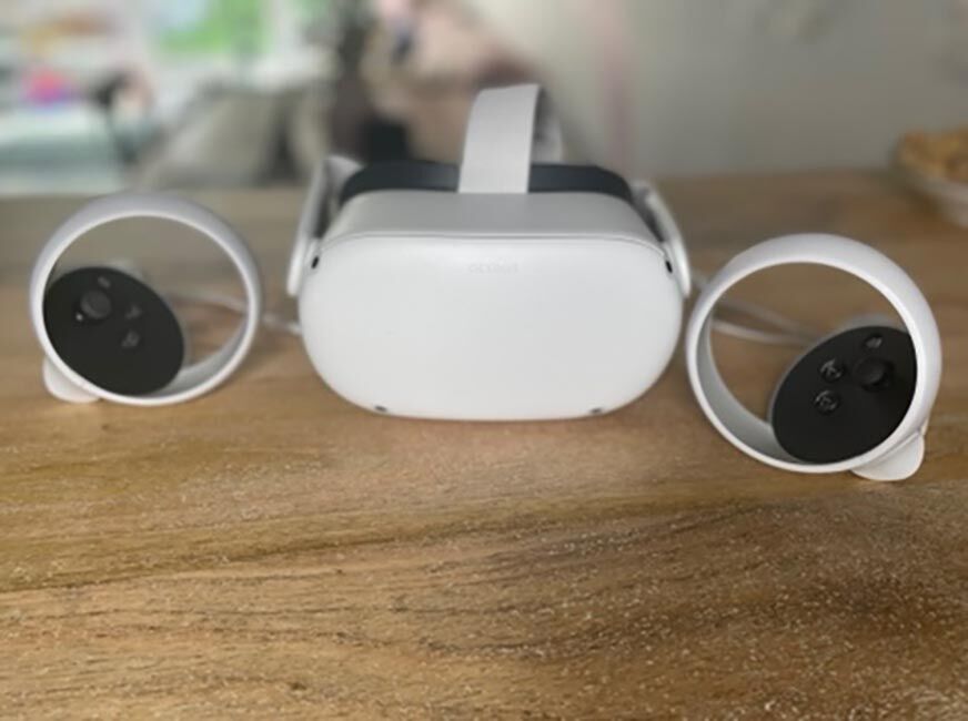 Ein Bild, welches die VR-Brille Oculus Quest 2 zeigt.